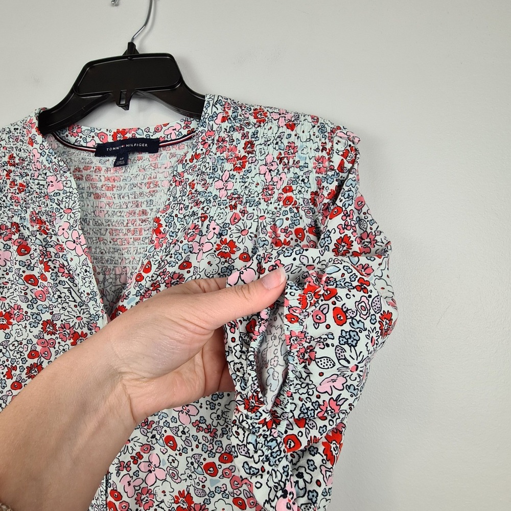 Tommy Hilfiger Womens Small Floral Smocked V-Neck Button Front Blouse Yoke Top - Picture 7 of 8